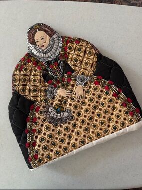 Frances Worters quilted tea cozy:  Queen Elizabeth I, handmade in England